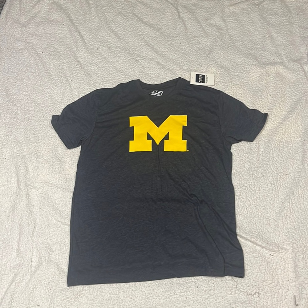 XL University of Michigan Top